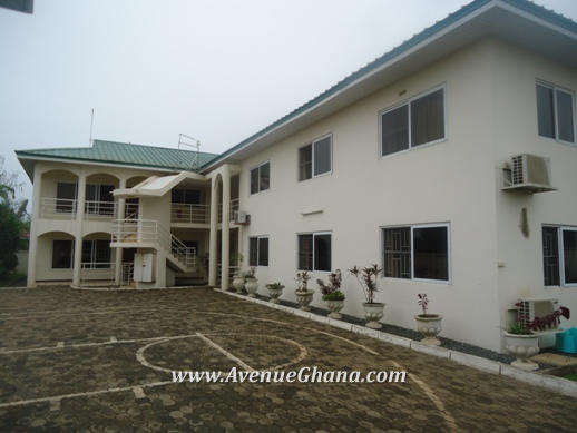 3 bedroom furnished apartments to let at Tema community 22