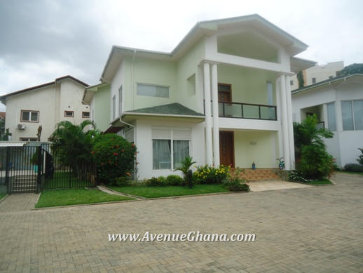 4 bedroom townhouse for rent in Airport Residential Area, Accra Ghana