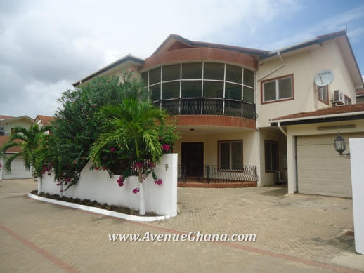 4 bedroom townhouse to let Airport Residential Area, Accra