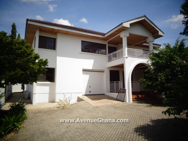 4 bedroom townhouse with 2 bed outhouse to let at Airport Residential Area, Accra